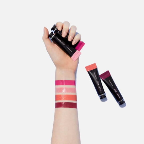 Mary Kay Gel Cream Blush in Simply Rosy. - Picture 5 of 6